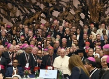 Synod przypomina o konieczności dialogu ze światem