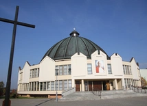 Płock. 25. rocznica poświęcenia kościoła w parafii św. Jadwigi Królowej