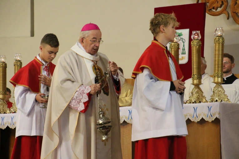 Płock. 25. rocznica poświęcenia kościoła w parafii św. Jadwigi Królowej