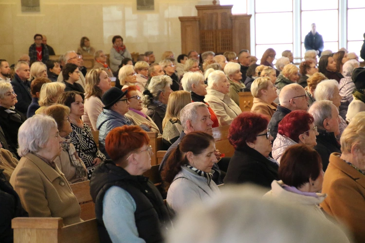 Płock. 25. rocznica poświęcenia kościoła w parafii św. Jadwigi Królowej