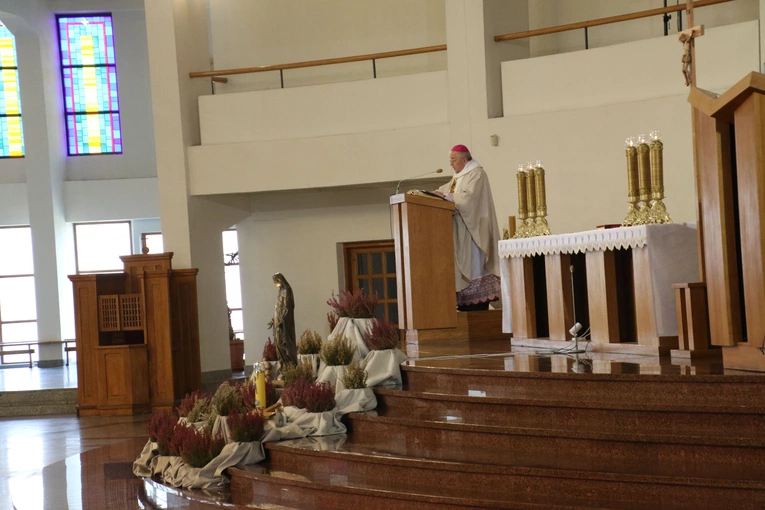 Płock. 25. rocznica poświęcenia kościoła w parafii św. Jadwigi Królowej