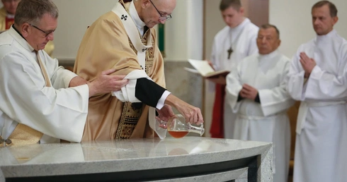 Abp Galbas: Nie lekceważmy pytań współczesnych Zacheuszów