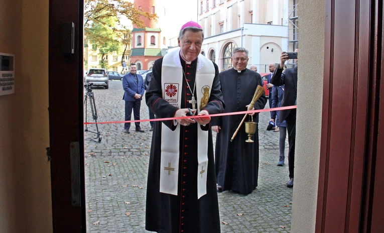 Będzie służył chorym i ubogim przez długie lata