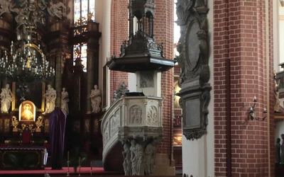 Legnicka katedra w obiektywie