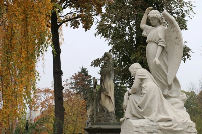 Zabytkowy nagrobek ks. Justyna Łady