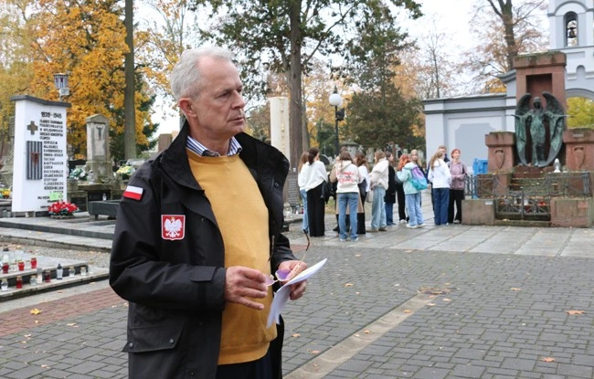Zabytkowy nagrobek ks. Justyna Łady