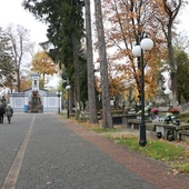 Zabytkowy nagrobek ks. Justyna Łady