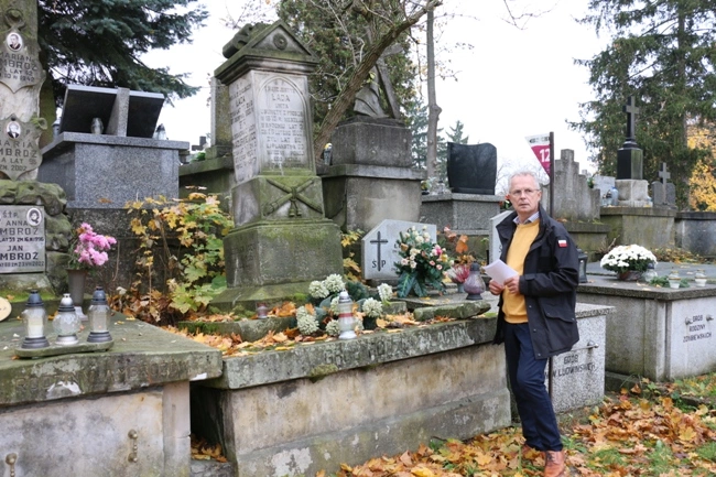 Zabytkowy nagrobek ks. Justyna Łady