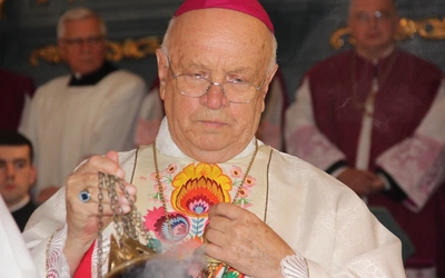 W rocznicę przejścia do Domu Ojca wiele osób wspominało słowa i kazania zmarłego hierarchy.
