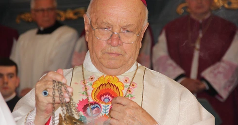 W rocznicę przejścia do Domu Ojca wiele osób wspominało słowa i kazania zmarłego hierarchy.