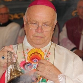 W rocznicę przejścia do Domu Ojca wiele osób wspominało słowa i kazania zmarłego hierarchy.