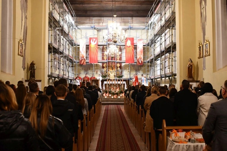 Sakrament bierzmowania i posługa akolitatu w Sulęcinie