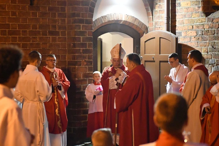 Sakrament bierzmowania i posługa akolitatu w Sulęcinie