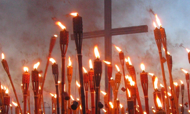 Chrześcijanie powołani do niesienia ognia Ducha Świętego