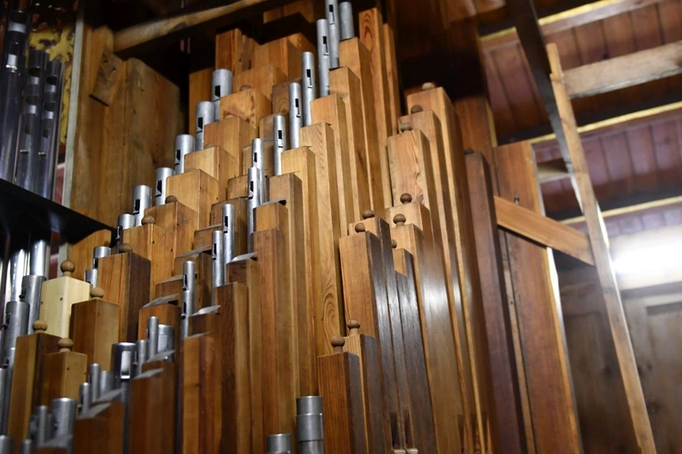 Prace konserwatorskie przy organach w Czerwieńsku zakończone