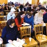 Słuchacze podczas pierwszych zajęć drugiego sezonu w Bielsku-Białej.