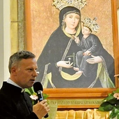 Ks. Piotr Leśniak zaprasza w pierwsze poniedziałki na Spotkanie z Matką Wolności.