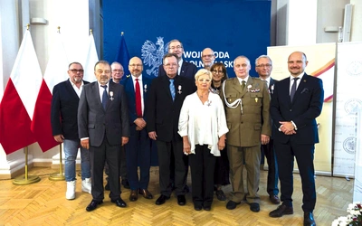 Uroczystość odbyła się w Sali Kolumnowej Dolnośląskiego Urzędu Wojewódzkiego we Wrocławiu.