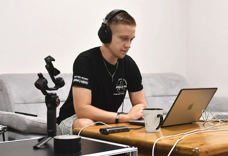 	Kacper Suchanek – na płycie nie będzie słychać jego głosu, ale efekt jego pracy. 