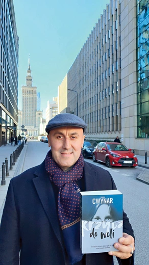 	Film będzie opowiadał historię  z książki Pawła Cwynara.