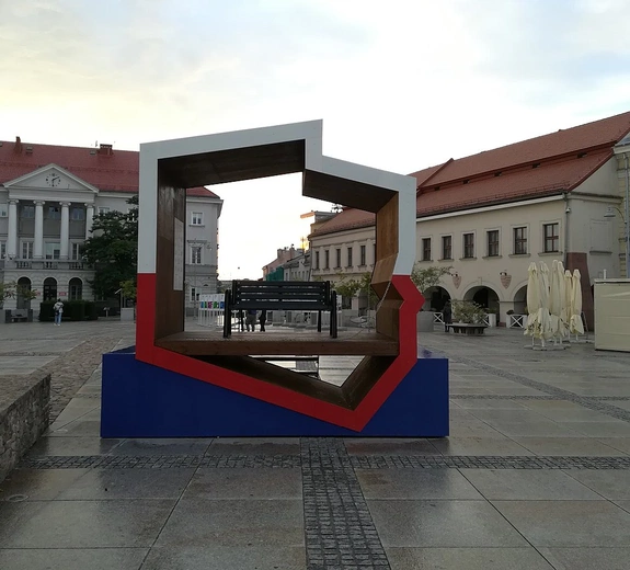 TOP 5 najgłupszych przykładów przepalania publicznych środków 