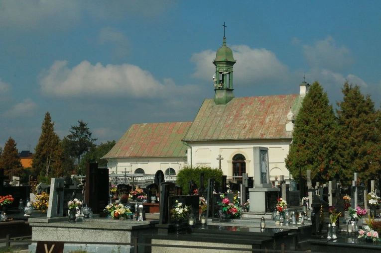 Lubartów. Cmentarz jest jak otwarta księga