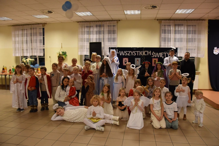 Przasnysz. Bal Wszystkich Świętych