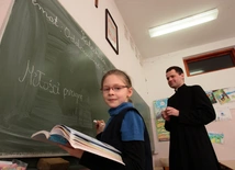 Konsultacje ws. zmniejszenia liczby godzin lekcji religii w szkołach - do 8 listopada