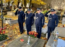 Policjanci z Sandomierza uczcili poległych kolegów