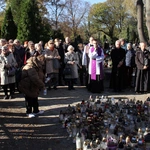 Uroczystość Wszystkich Świętych na cmentarzu przy ul. Bujwida