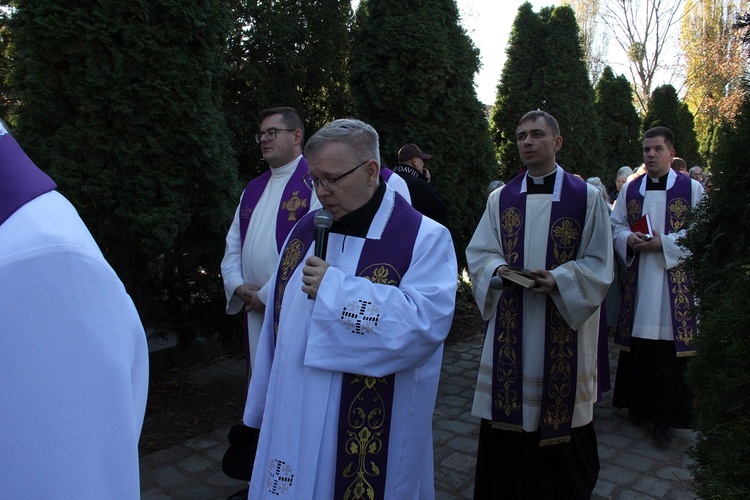 Uroczystość Wszystkich Świętych na cmentarzu przy ul. Bujwida