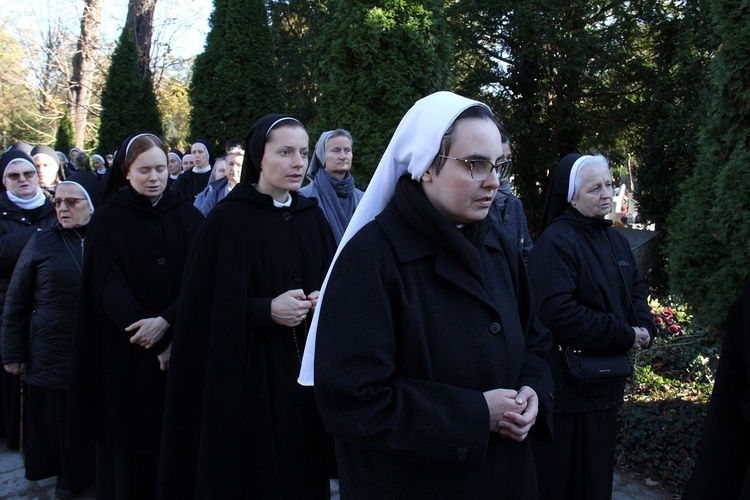 Uroczystość Wszystkich Świętych na cmentarzu przy ul. Bujwida