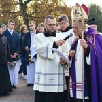 Procesja żałobna po Cmentarzu Wawrzyszewskim