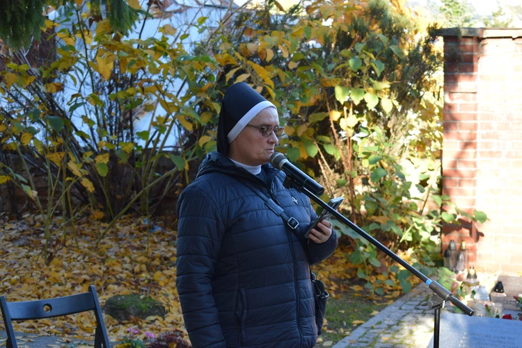 Święci są pośród nas