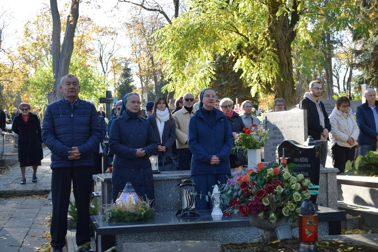 Święci są pośród nas