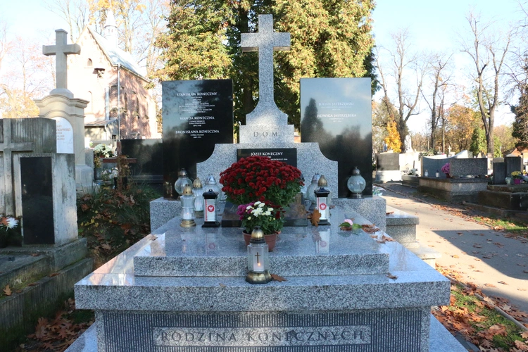 Dzień Wszystkich Świętych na cmentarzu Salwatorskim 2024