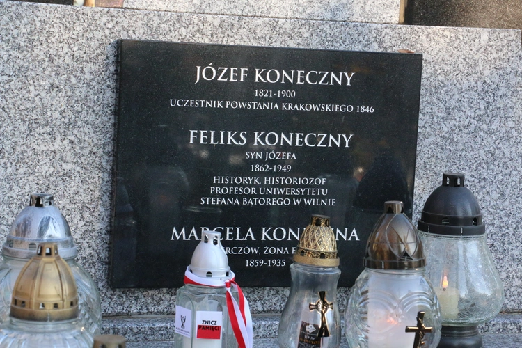 Dzień Wszystkich Świętych na cmentarzu Salwatorskim 2024