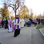 Modlitwa z biskupem za zmarłych