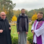 Modlitwa na zielonogóskim cmentarzu