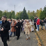 Modlitwa na zielonogóskim cmentarzu