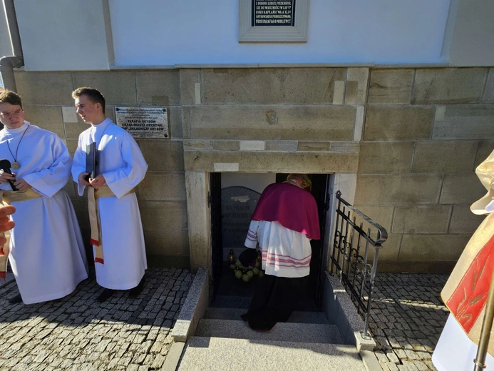 Poświęcenie krypty i figur świętych