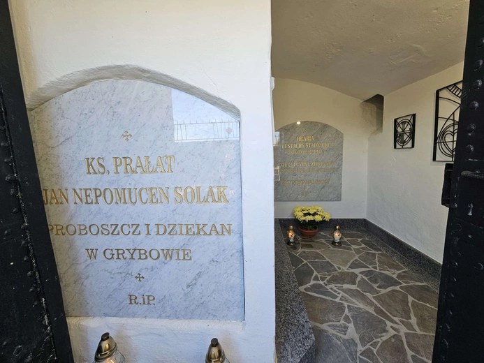 Poświęcenie krypty i figur świętych