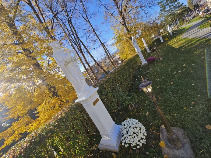 Poświęcenie krypty i figur świętych