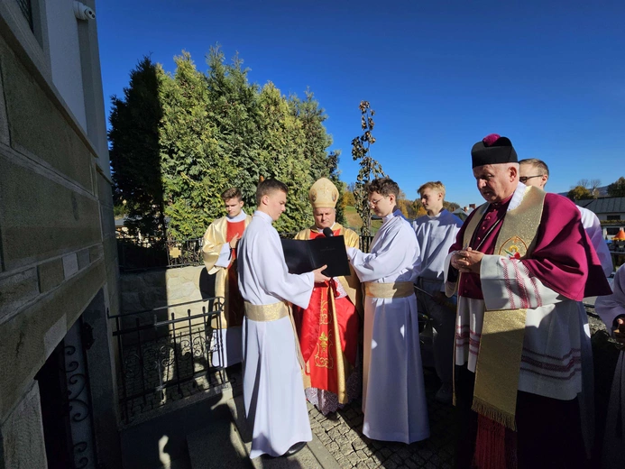 Poświęcenie krypty i figur świętych