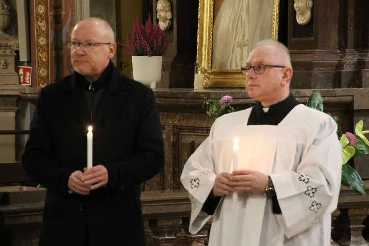 Płock. Msza św. za zmarłych pacjentów hospicjum Caritas