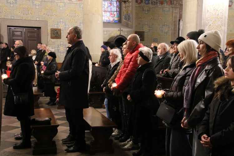 Płock. Msza św. za zmarłych pacjentów hospicjum Caritas