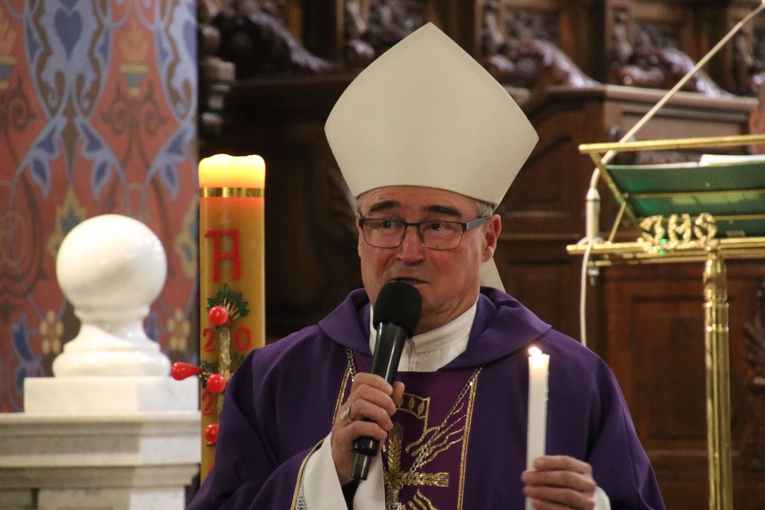 Płock. Msza św. za zmarłych pacjentów hospicjum Caritas