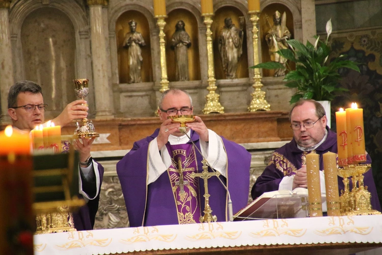 Płock. Msza św. za zmarłych pacjentów hospicjum Caritas