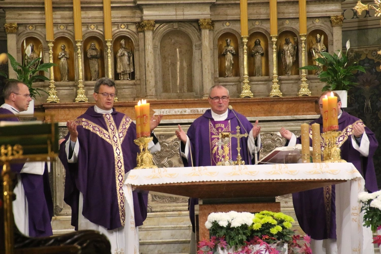 Płock. Msza św. za zmarłych pacjentów hospicjum Caritas