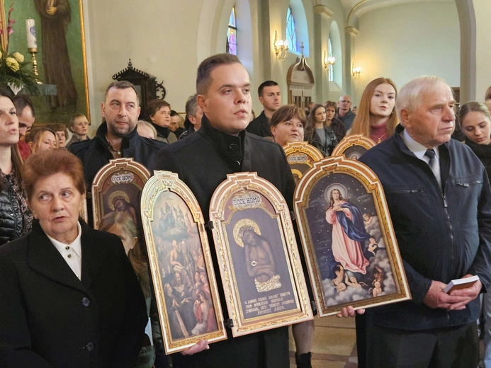 Początek peregrynacji Tryptyku Pleśneńskiego